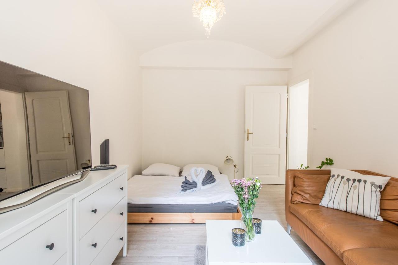 Quiet Apartment In The City Center With Own Terrace Prag Eksteriør billede