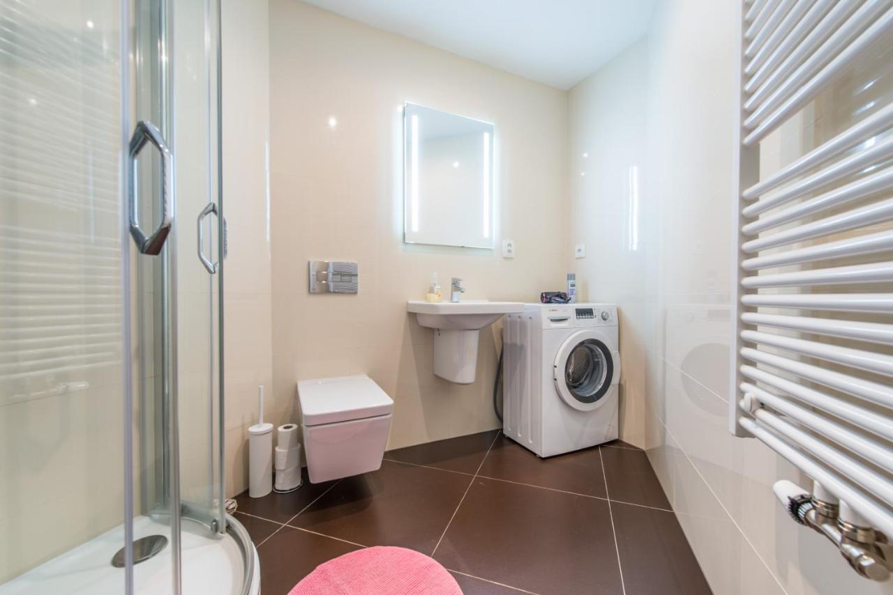 Quiet Apartment In The City Center With Own Terrace Prag Eksteriør billede