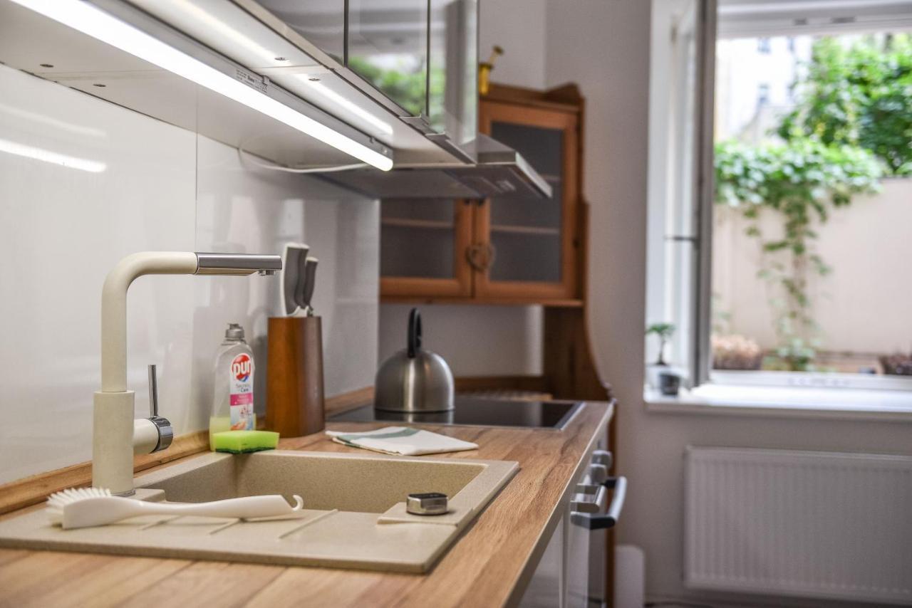 Quiet Apartment In The City Center With Own Terrace Prag Eksteriør billede